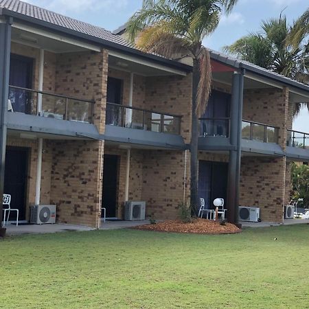 Bribie Waterways Motel Bongaree ภายนอก รูปภาพ