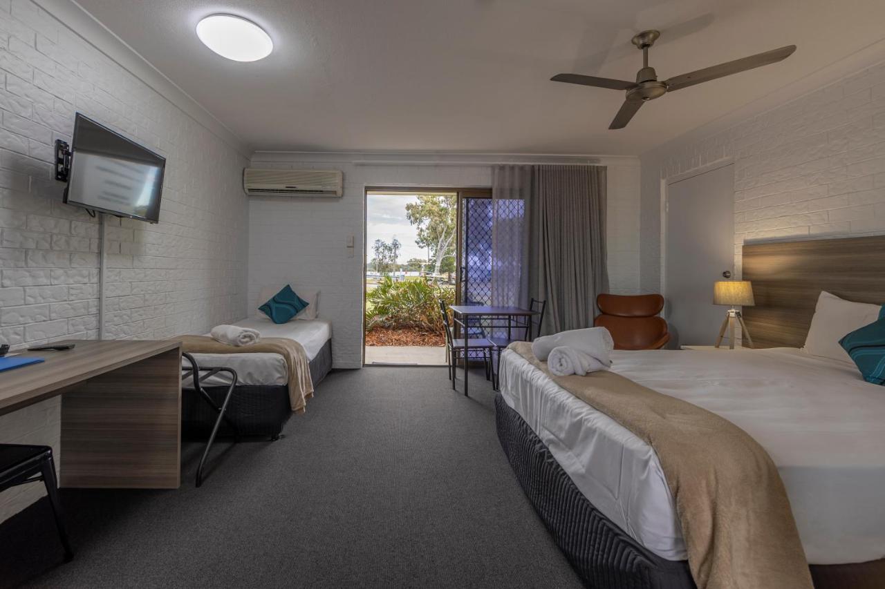 Bribie Waterways Motel Bongaree ภายนอก รูปภาพ
