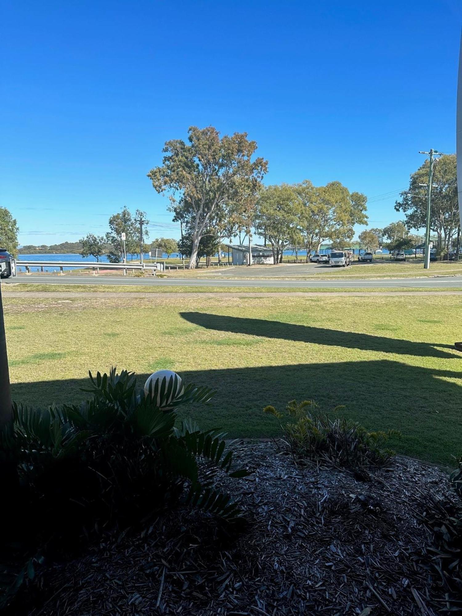 Bribie Waterways Motel Bongaree ภายนอก รูปภาพ