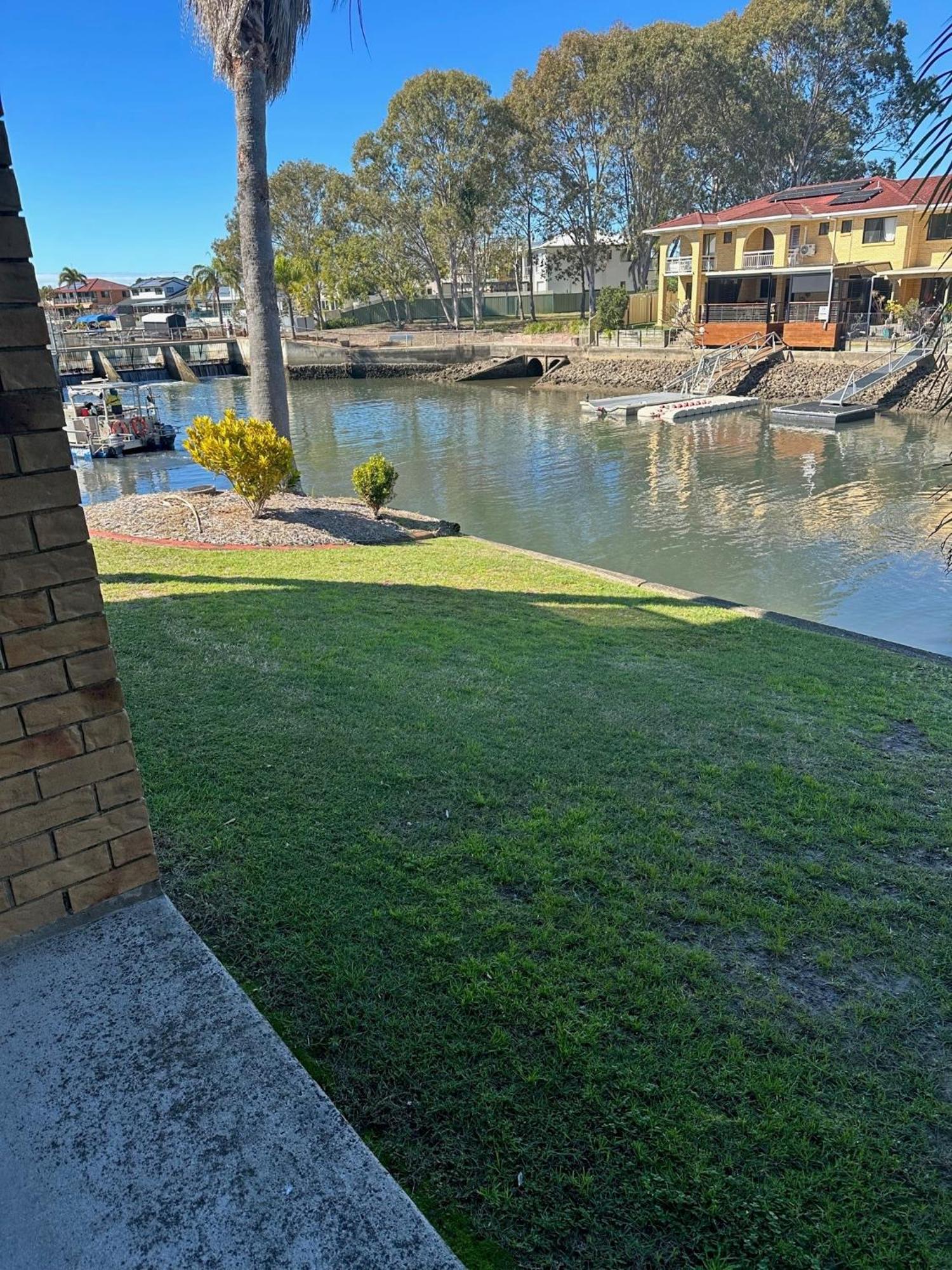 Bribie Waterways Motel Bongaree ภายนอก รูปภาพ