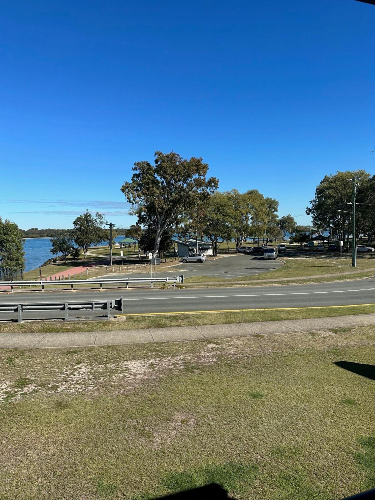 Bribie Waterways Motel Bongaree ภายนอก รูปภาพ