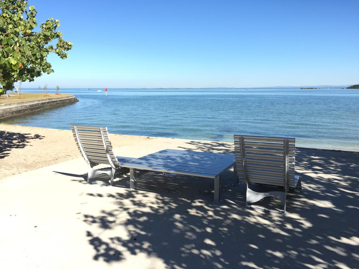 Bribie Waterways Motel Bongaree ภายนอก รูปภาพ
