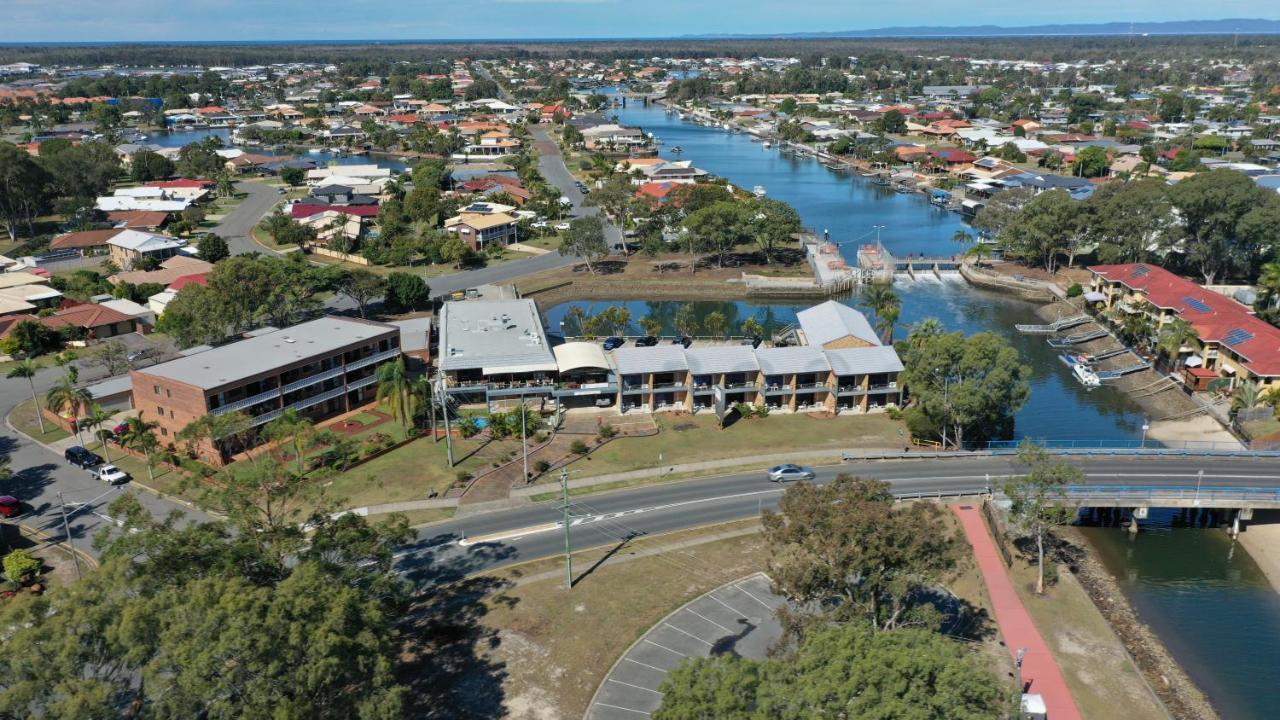 Bribie Waterways Motel Bongaree ภายนอก รูปภาพ