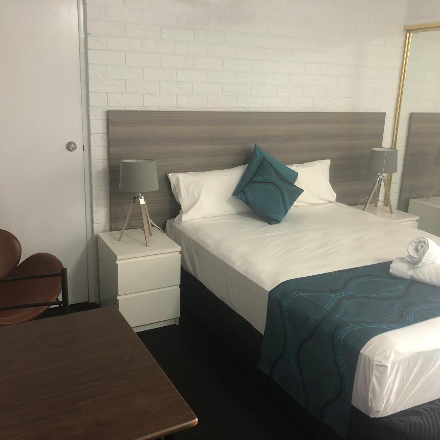 Bribie Waterways Motel Bongaree ภายนอก รูปภาพ