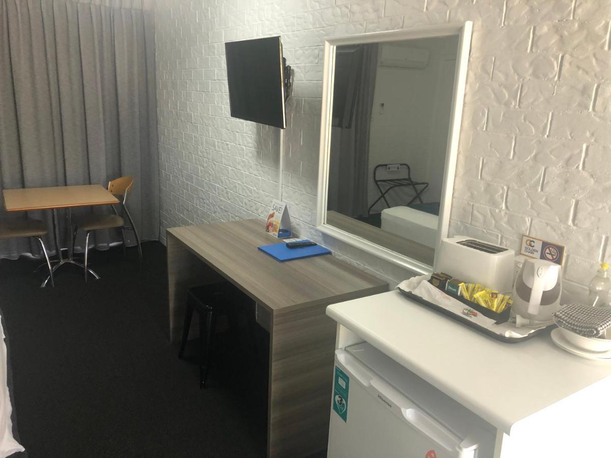 Bribie Waterways Motel Bongaree ภายนอก รูปภาพ