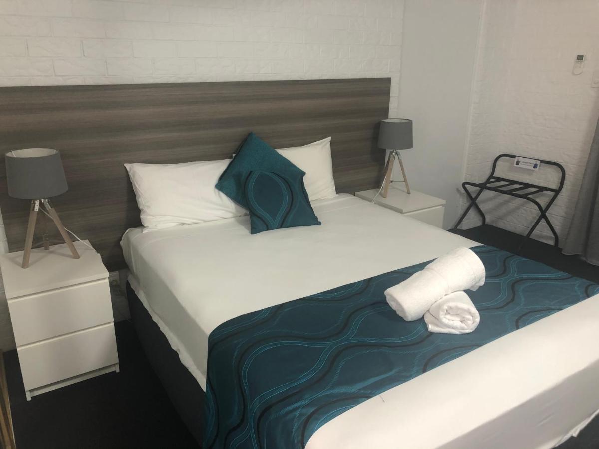 Bribie Waterways Motel Bongaree ภายนอก รูปภาพ